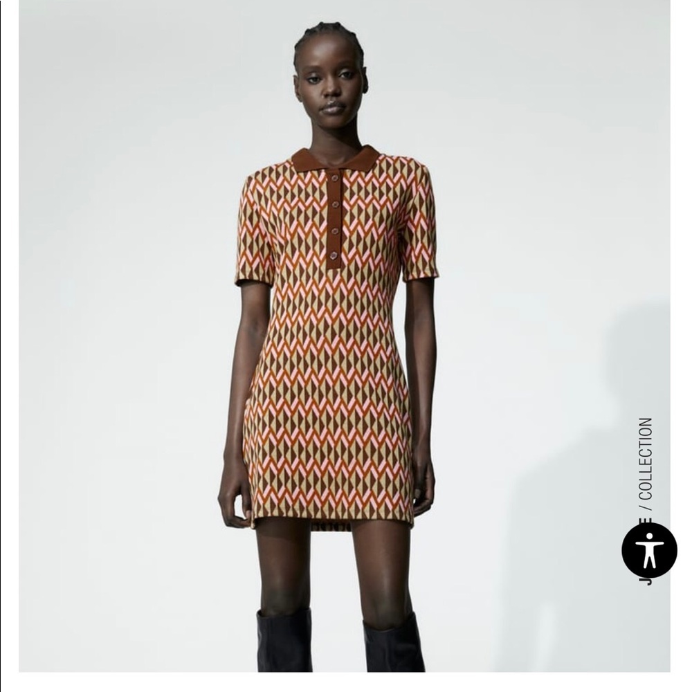 Dress with lapel collar and short sleeves